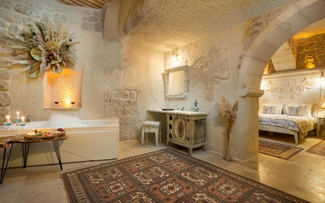 Acer Cave Hotel