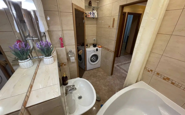 Dvuhkomnatnaya s saunoj u Verhnego ozera Flat