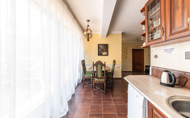 Апартаменты у Крейсера Авроры и Финляндского Вокзала