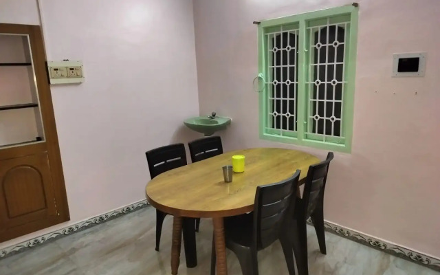 Honeycomb Homes Ground Floor Private House