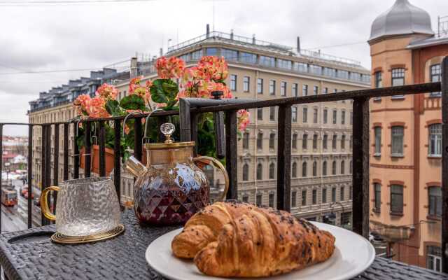Prostornye apartamenty u Nevy Flat