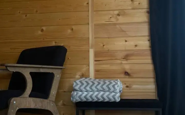 Black House Glamping