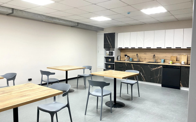 Dekabrist V Geofizicheskom Hostel