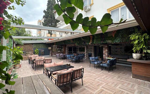 Dream Time Hotel