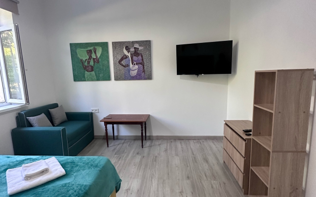 U Morya v Abkhazii Flat