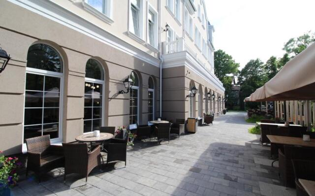 Koroleva Luiza Hotel