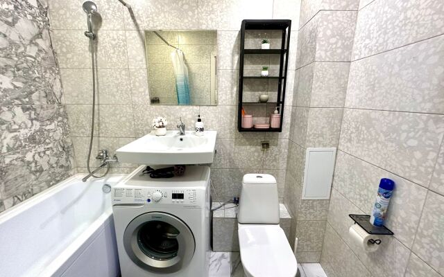 Yevro 3-Kh Komnatnye Apartamenty Na Sheremetyevskoy 10k5 Apartments