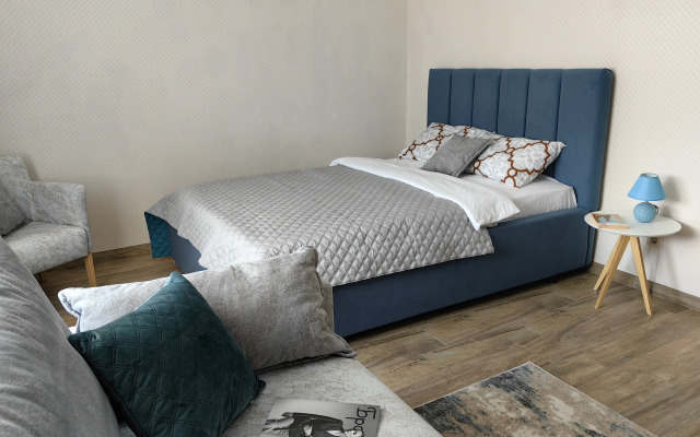 Апартаменты Стоп. Снято! с лоджией-кабинетом