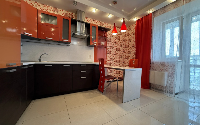 Tut Khorosho Na Surikova 53a 5 Flat