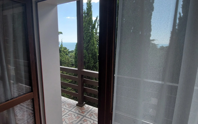 Tretiy Etazh Private house