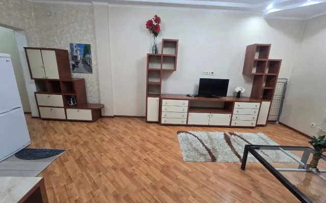 Kvartira Zolotoy Kvadrat Dostyk