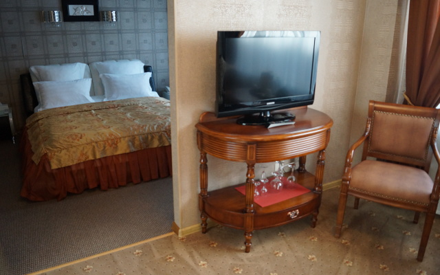 Renessans Hotel