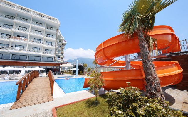 Sey Beach Hotel &Spa