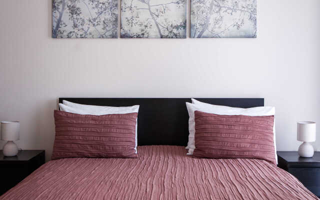 Studiya s balkonom Apartments