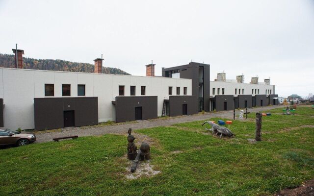 Green Day Apartments