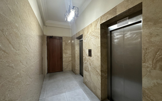 3-komn. ryadom s restoranom DIMOND, DI8210 Flat