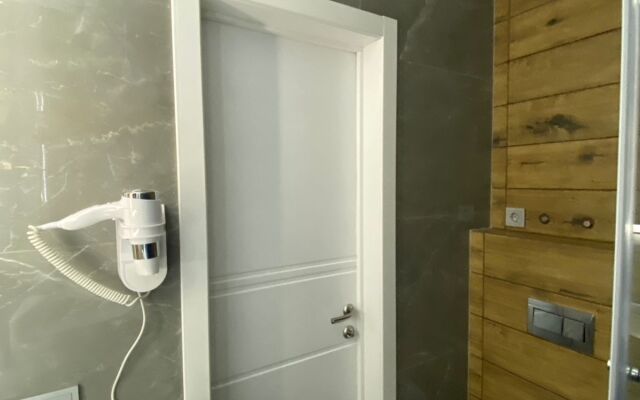 Studiya s Vidom na More Apartments