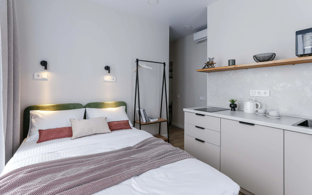 Апартаменты студия на Новоостаповской 20