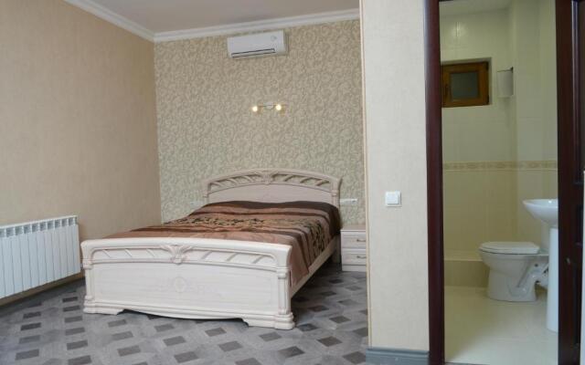 Arno Guest House