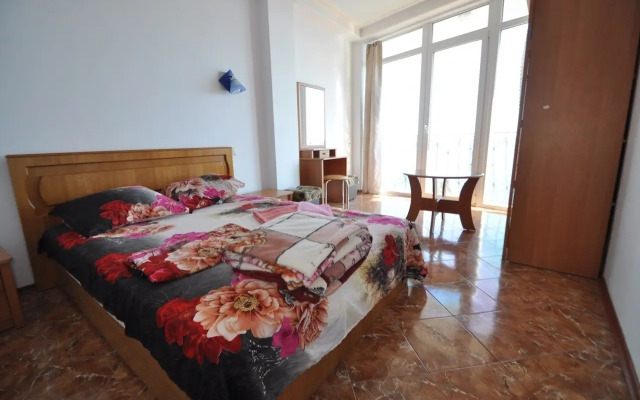 Trekhkomnatnye Na Ulitse Drazhinskogo 23v Apartments