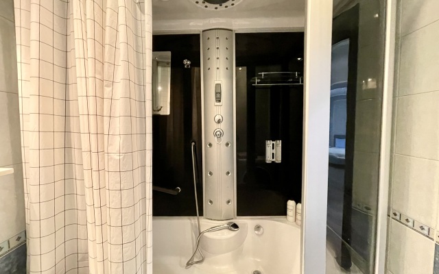 Prostornaya V Samom Tsentre Goroda Flat