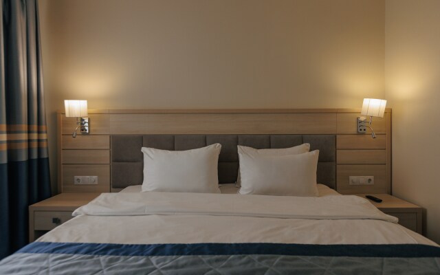 Отель Экватор