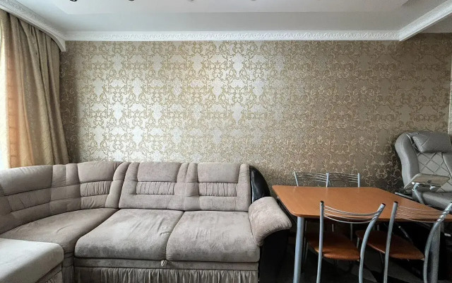 Na Ulitse Raimkulova 2 Flat