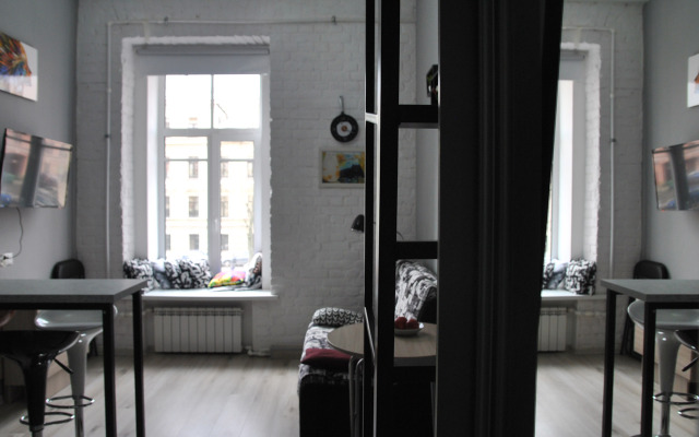 Апартаменты на Сенной площади с видом на канал Грибоедова