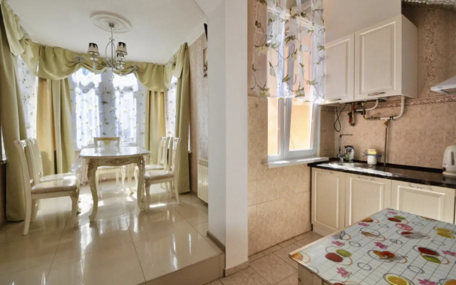 Na Ulitse Tolstogo 1 Apartments