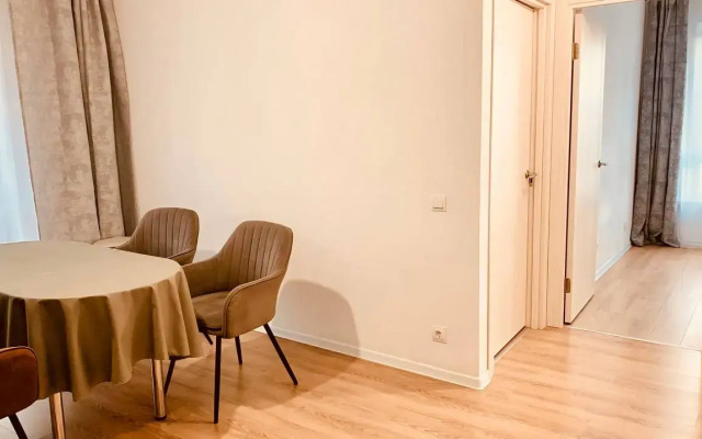3 komnatnaya ryadom s morem Flat