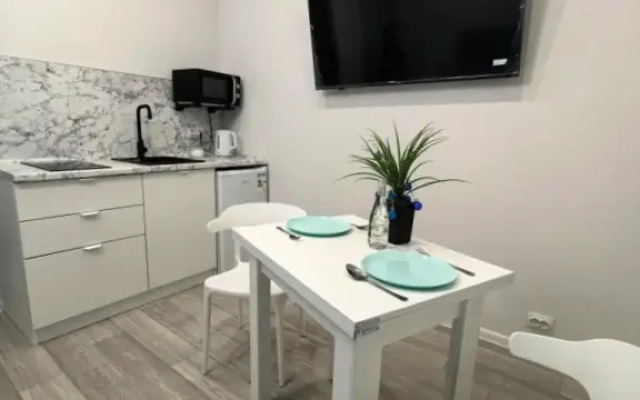 V Zhivopisnom Rayone Sliyaniya Dvukh Rek Flat