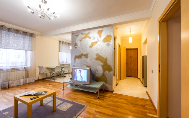 DayFlat na Tryohsvyatitelskoy 3 Apartments