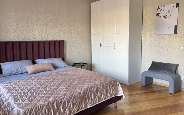Na Baumana (Arbat) Flat