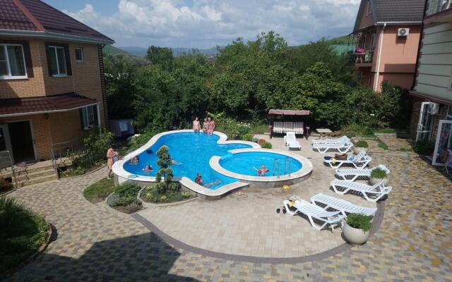 Yuzhny Prichal Guest House
