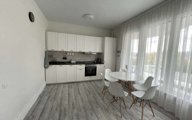 Частный дом дуплекс с видом на озеро и горы