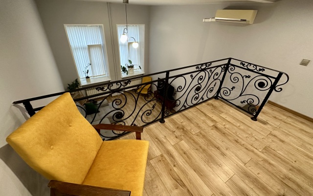 Stidiya Loft Dvikhurovnevaya Yarapartments Flat