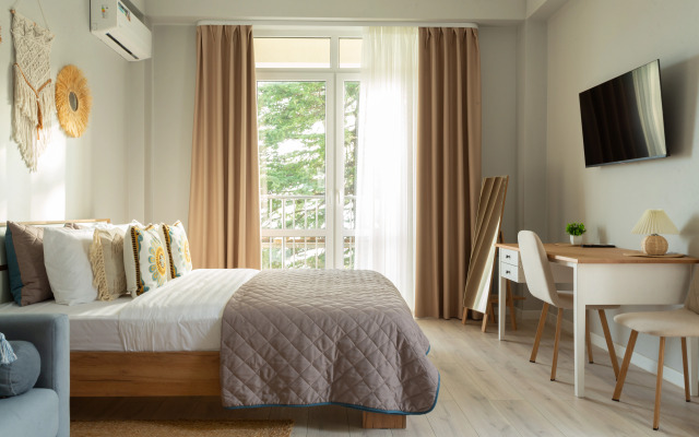Terrasa, gde Poyut Cikady - Stilnaya Studiya u Morya v Sochi (Ashe) Apartments