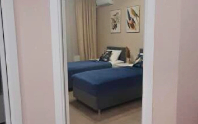 Pryamo U Morya Apartments