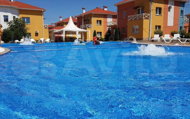 Апартаменты с бассейном и рядом с морем