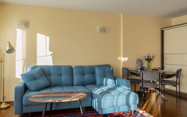 S Balkonom Na Novoslobodskoy Flat
