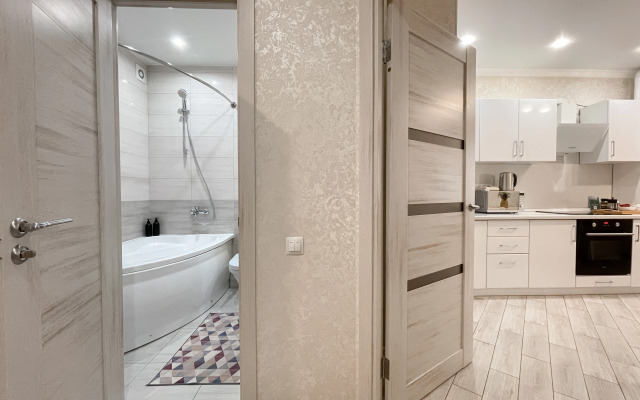 Green FOX s shikarnym vidom na reku Kutum Flat