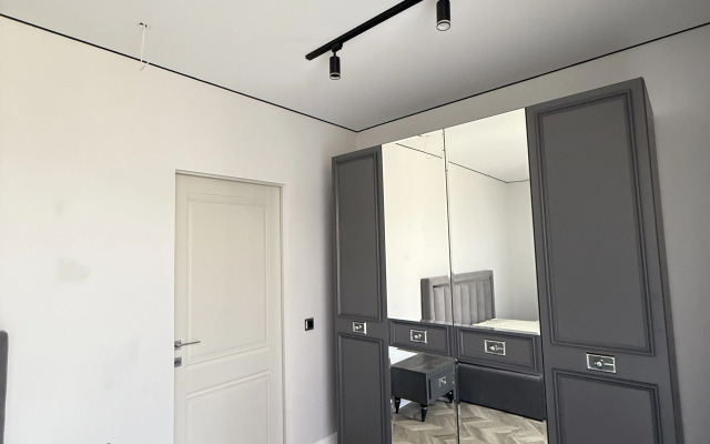 Na Beregu Morya Amra Loft Flat