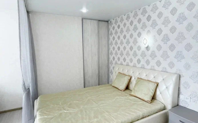 Na Oktyabryskoy Ulitse Flat