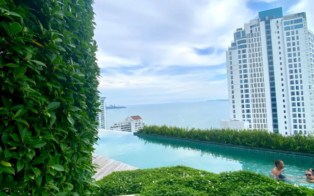 Baan Plai Haad Wongamat Apartments