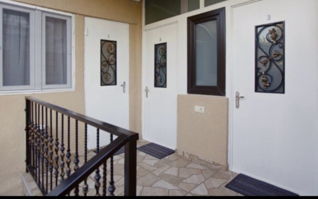 Metekhi Corner Apartments
