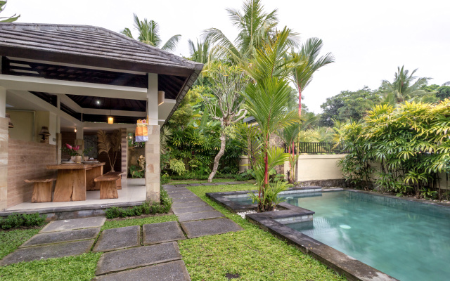 Blue Swing Villa