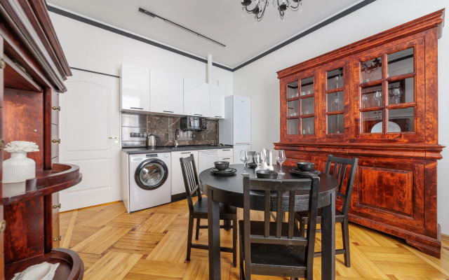 Апартаменты Трехкомнатные у Площади Восстания 10 гостей