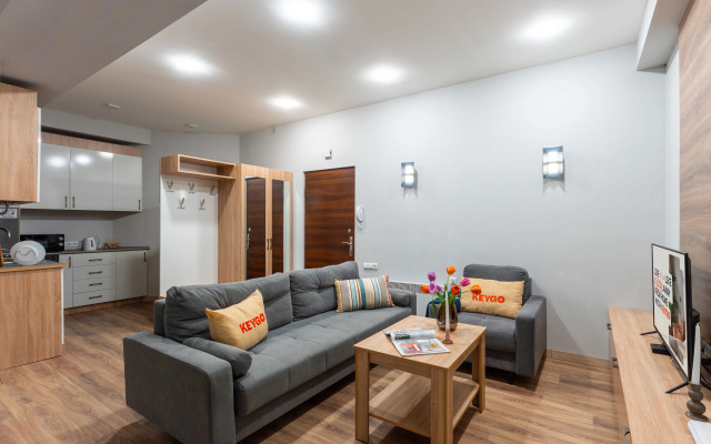 KeyGo №0128 I 1 Bedroom I Balcony I Near Park Apartments