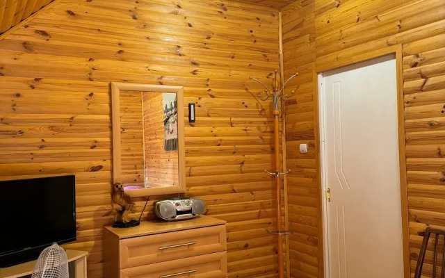 S Banej U Zvonnitsyi Monastyirya Privat House