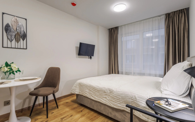 U Metro Kirovskiy Zavod Apartments